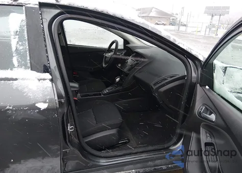 2017 Ford Focus Se z USA, uszkodzony, nr VIN 1FADP3F21HL335730